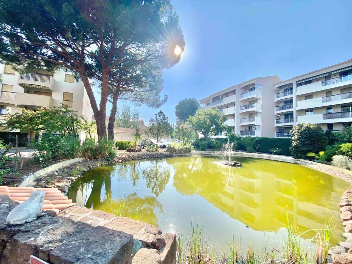 Appartement Climatise A 800M De La Plage เฟรฌูส ภายนอก รูปภาพ