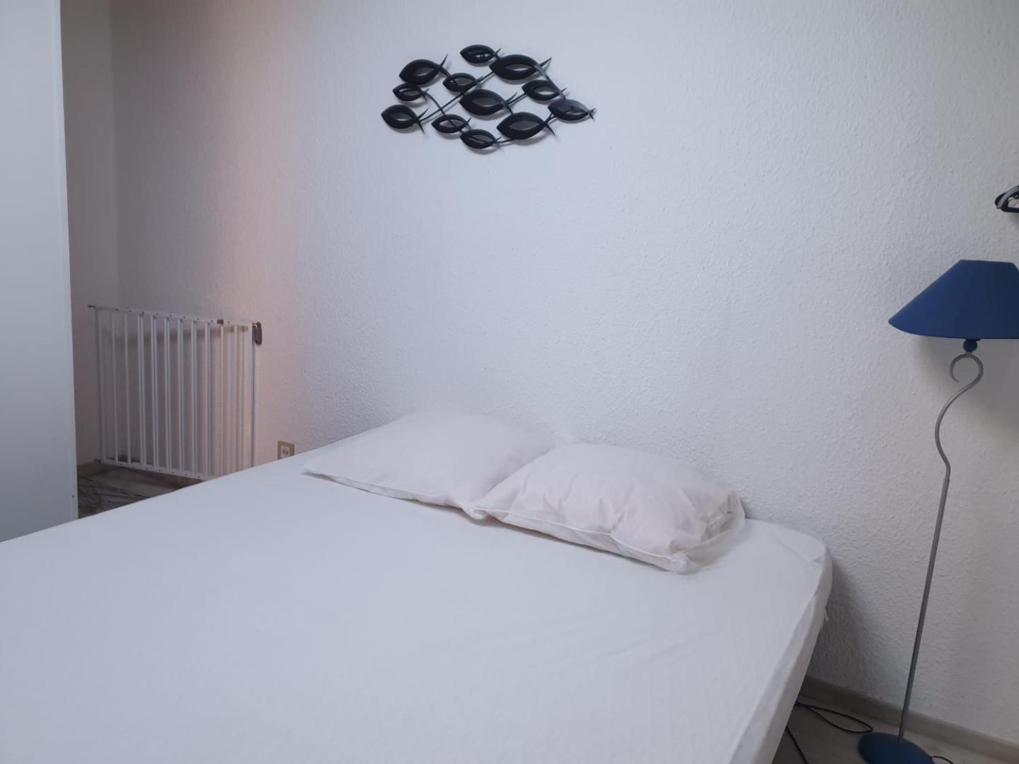 Appartement Climatise A 800M De La Plage เฟรฌูส ภายนอก รูปภาพ