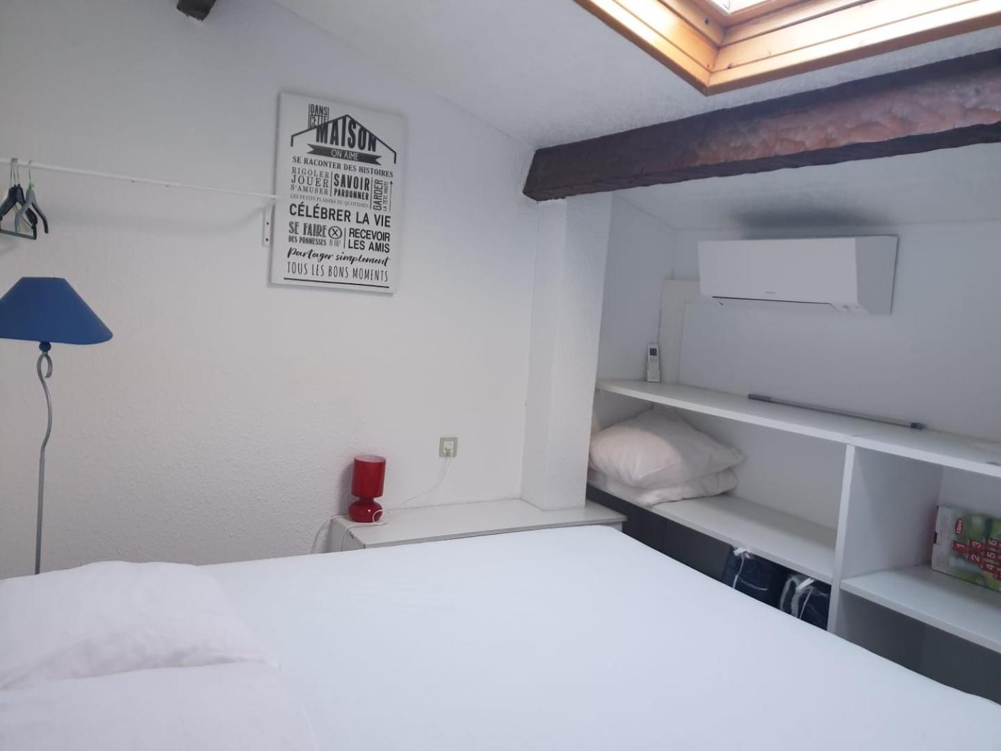 Appartement Climatise A 800M De La Plage เฟรฌูส ภายนอก รูปภาพ