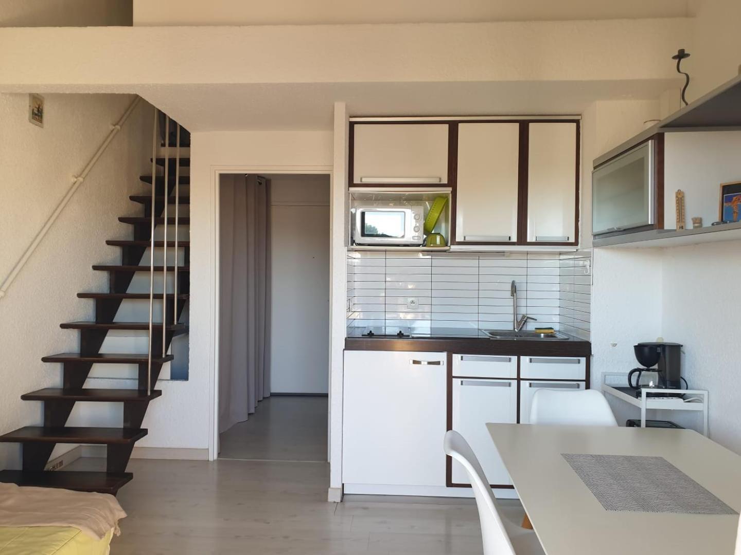 Appartement Climatise A 800M De La Plage เฟรฌูส ภายนอก รูปภาพ